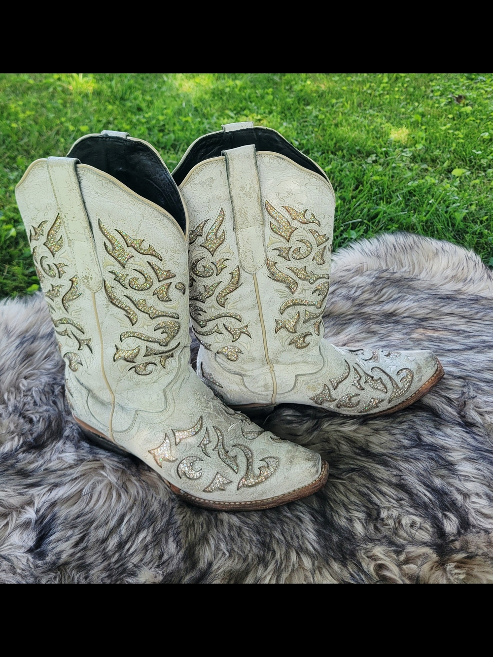 J.B. Dillon White and Silver Embroidered Western Heeled Boots